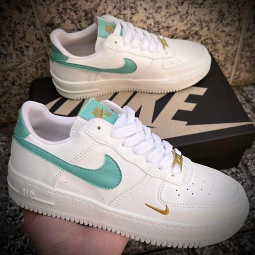 Nike Air Force Branco com Verde