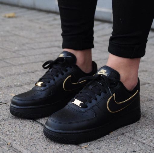 Nike Air Force Preto Dourado