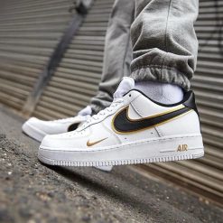Nike Air Force Branco Preto Dourado