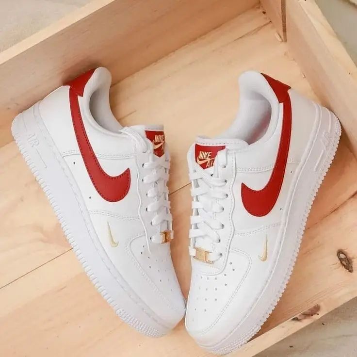 Nike Air Force Branco com Vermelho Nike Air Force Branco com Vermelho