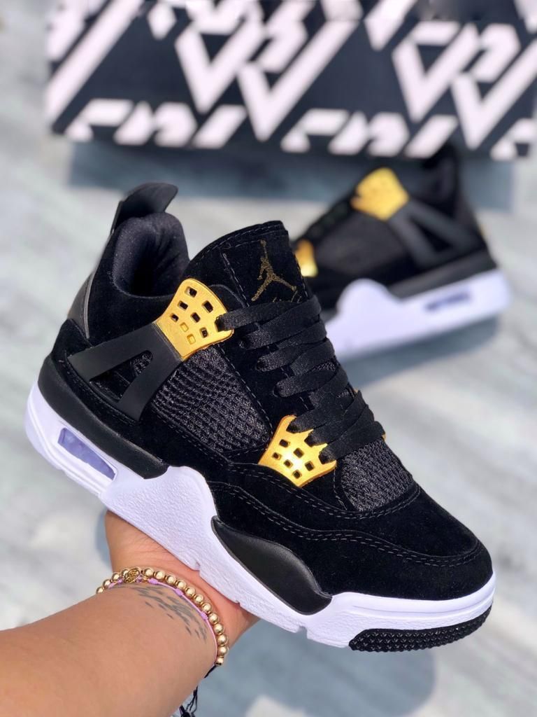 Nike Air Jordan 4 Preto com Dourado Nike Air Jordan 4 Preto com Dourado