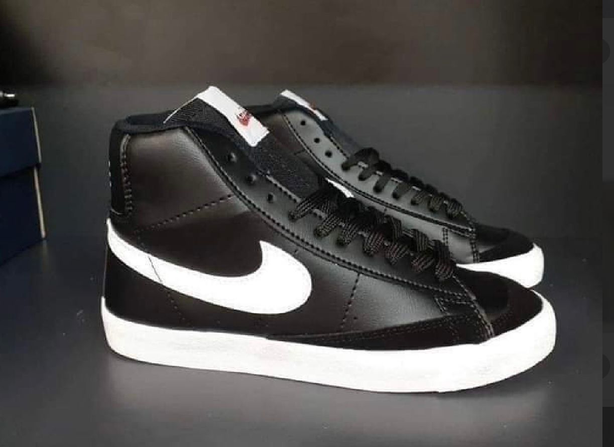 Nike Blazer Mid 77 Preto com Branco