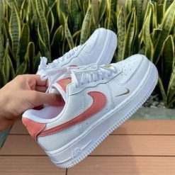 Nike Air Force Branco com Coral