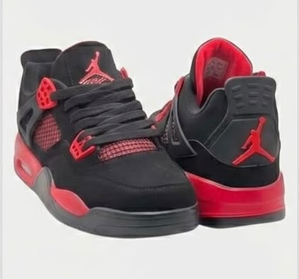 Nike Air Jordan 4 Preto com Vermelho Nike Air Jordan 4 Preto com Vermelho