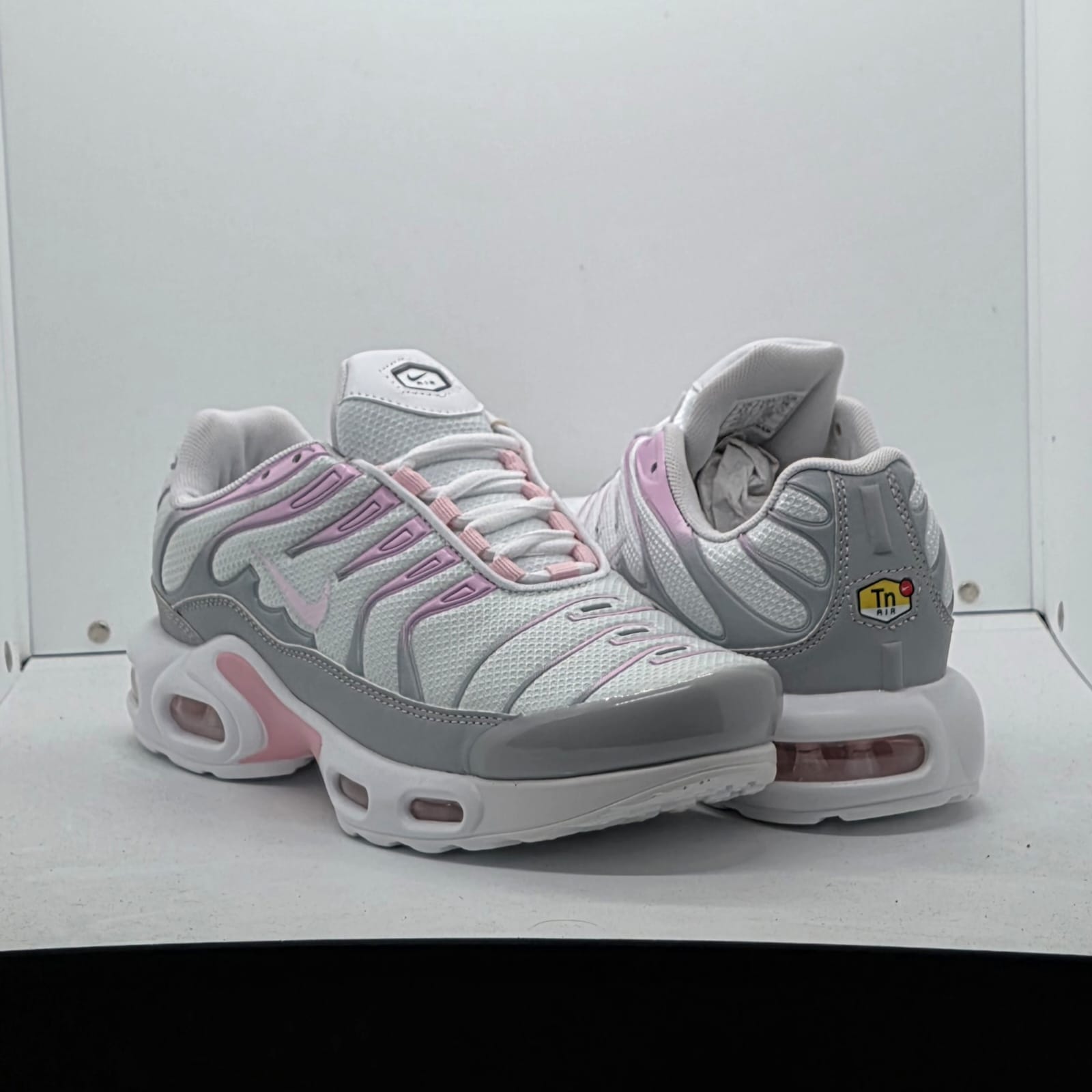 Nike Air Max TN Cinza Rosa Nike Air Max TN Cinza Rosa