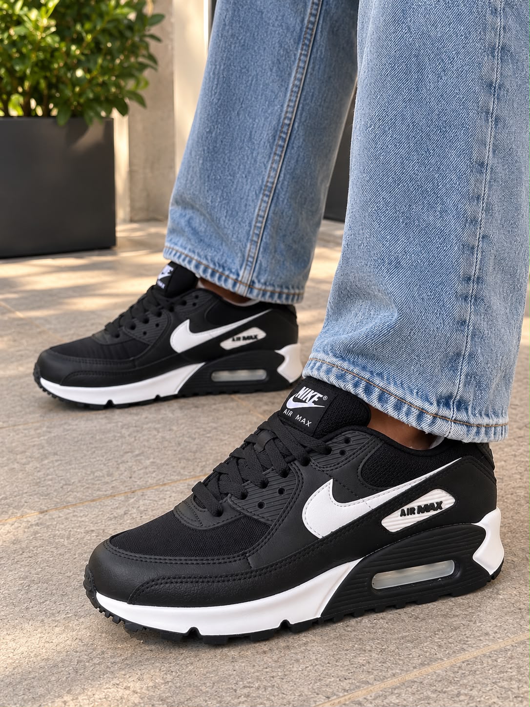 Nike Air Max Preto com Branco Nike Air Max Preto com Branco